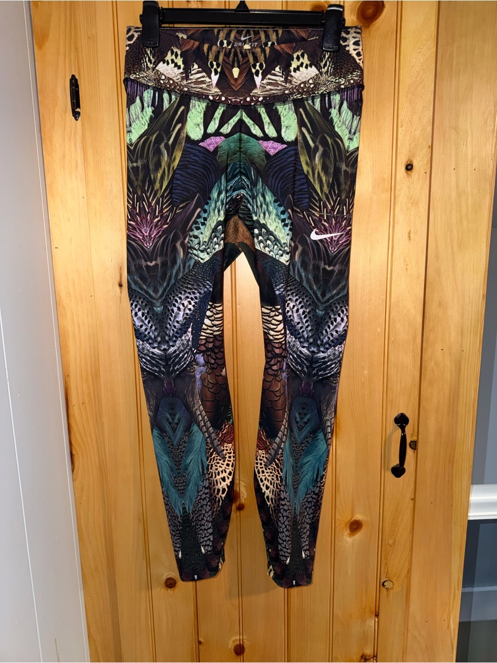Nike Power Training Leggings Colorful Birds of Paradise FeatherPrint-Size Large